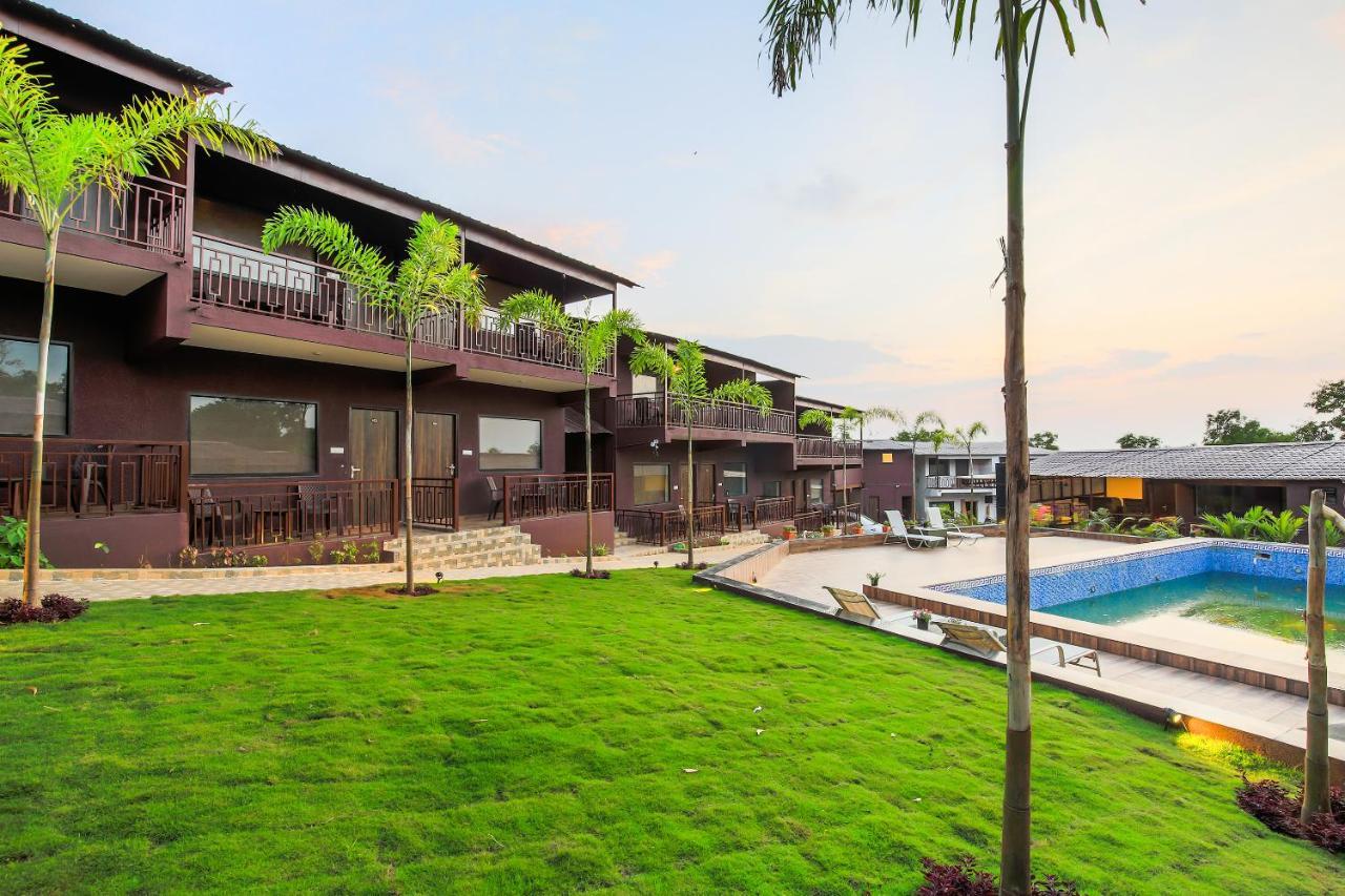 Capital O 18910 La Gracia Resort Morjim Exterior foto